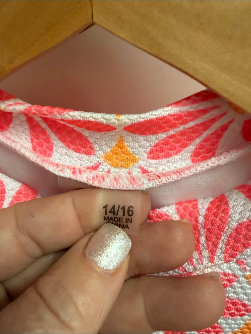 Girls  Long-Sleeve hot Pink & white  Floral Rash Guard Swimsuit 14/16 like new